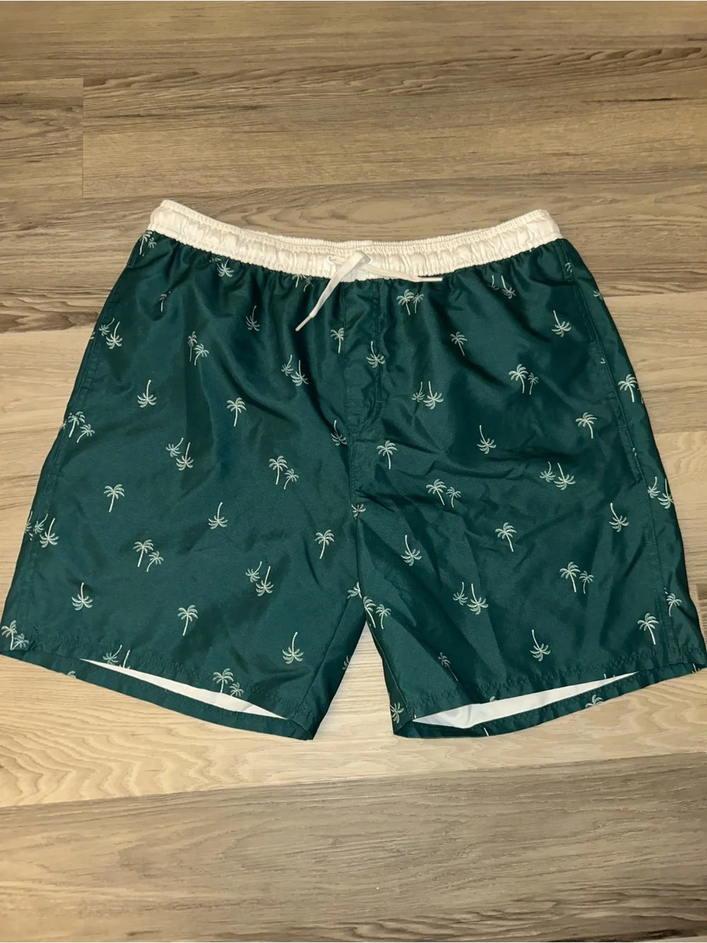 Old Navy Men’s Dark Green Palm-Print Swim Trunks - Size L